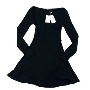 NWT olivaceous Elegant Black Long Sleeve Dress size Medium